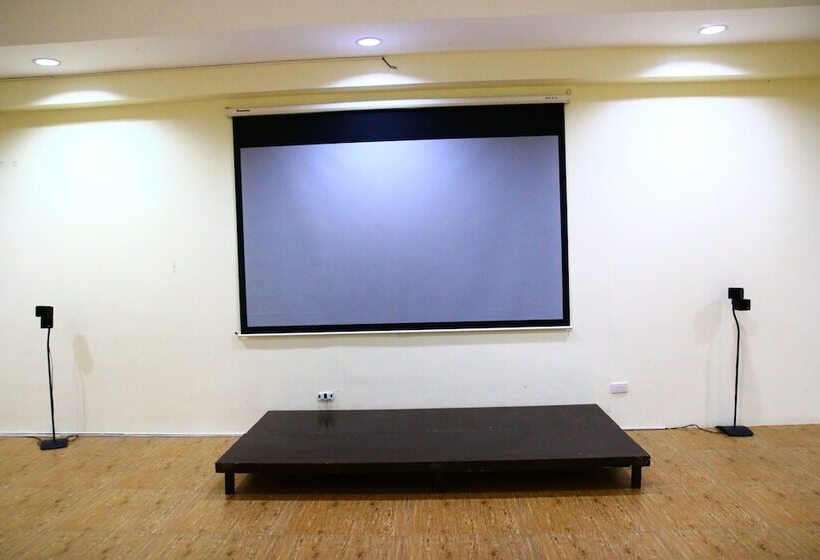 فندق Brownwood Resort &