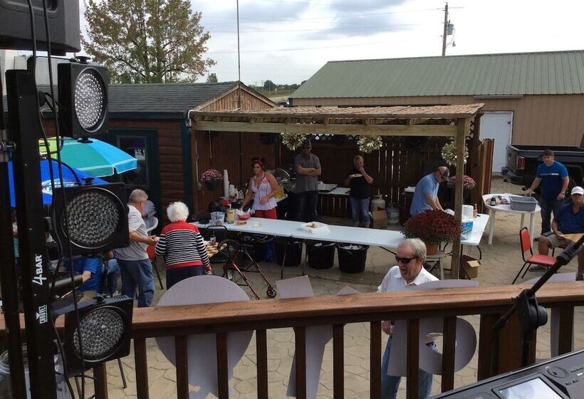 ホテル Bullwinkles Rustic Lodge