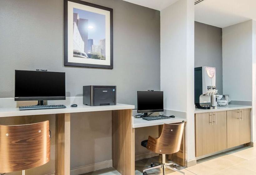 ホテル Comfort Suites Desoto Dallas South