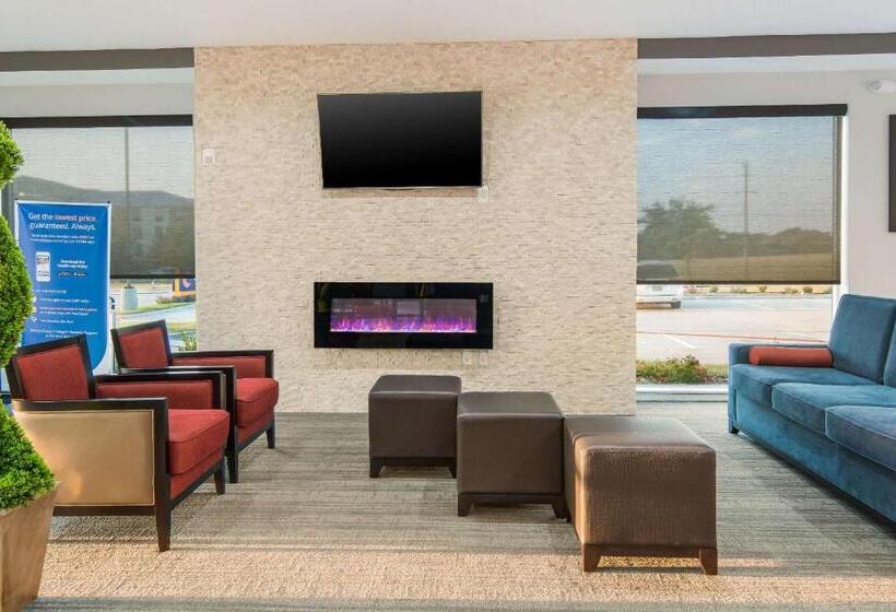 ホテル Comfort Suites Desoto Dallas South