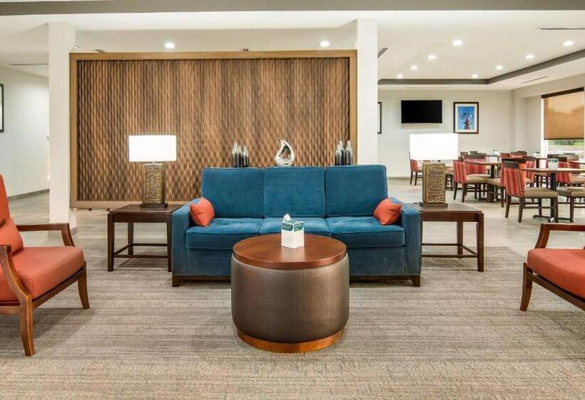 ホテル Comfort Suites Desoto Dallas South