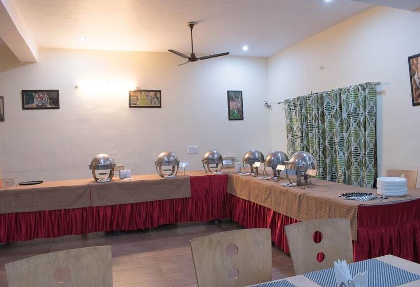 בית מלון כפרי Corbett Fun Resort