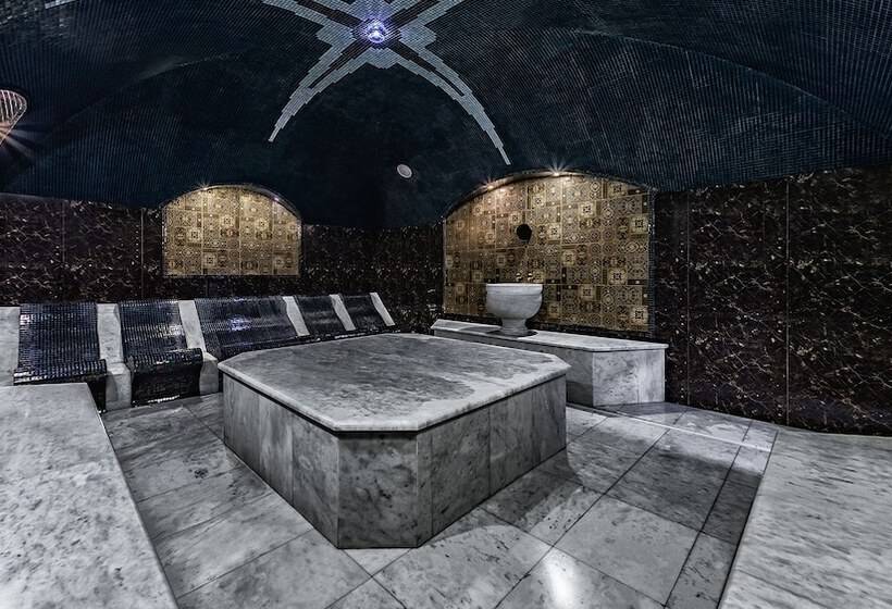 هتل Cronwell Park Nika