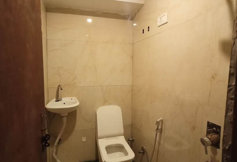 هتل S R Plaza At Delhi Airport