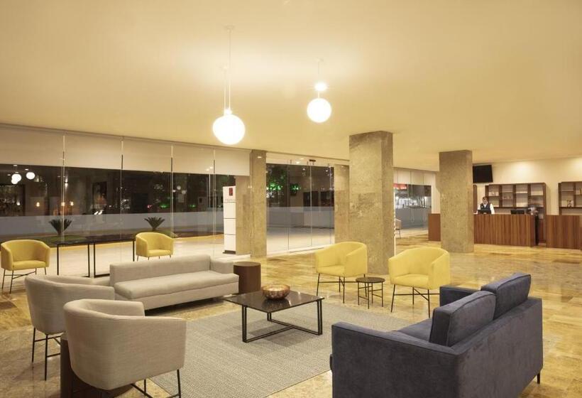 ホテル Fiesta Inn Guadalajara Periferico Poniente