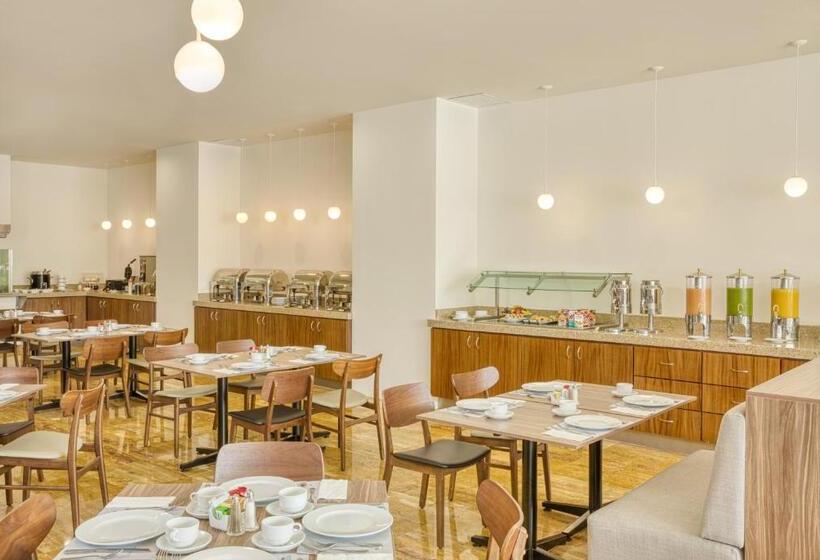 فندق Fiesta Inn Guadalajara Periferico Poniente