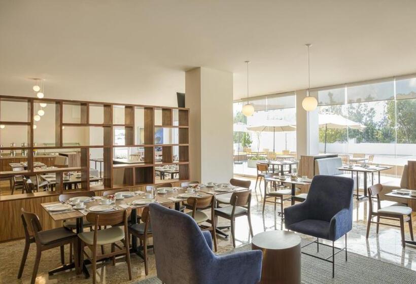 ホテル Fiesta Inn Guadalajara Periferico Poniente