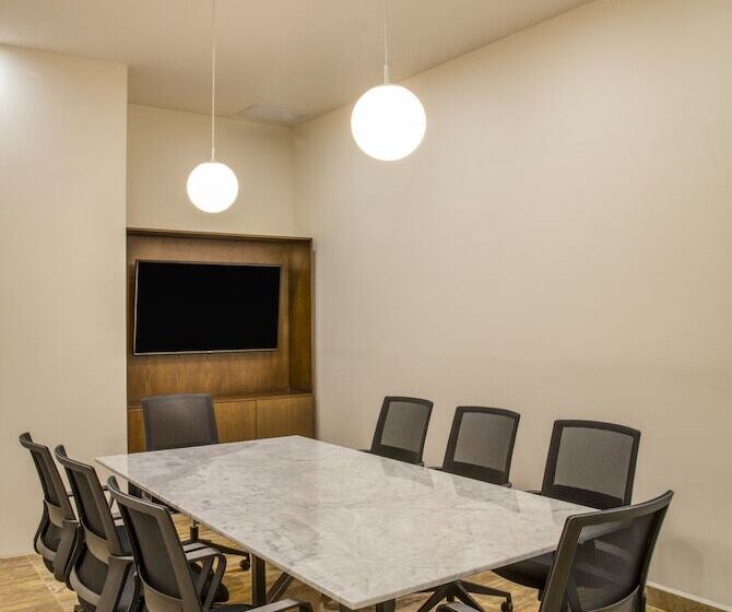 فندق Fiesta Inn Guadalajara Periferico Poniente