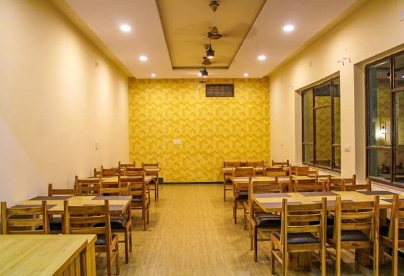 هتل Hari Priya Resort By Ankur Garden