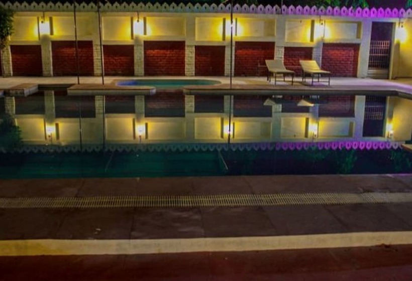 هتل Hari Priya Resort By Ankur Garden