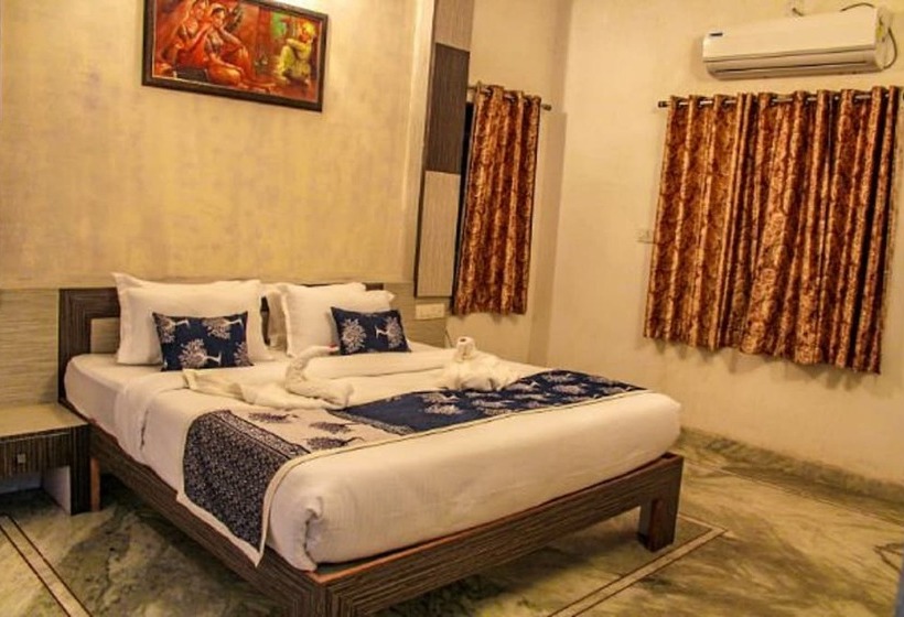 هتل Hari Priya Resort By Ankur Garden