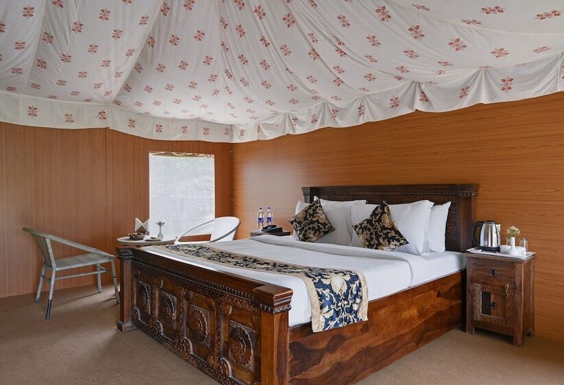 هتل Kavish Holiday Hill Resort