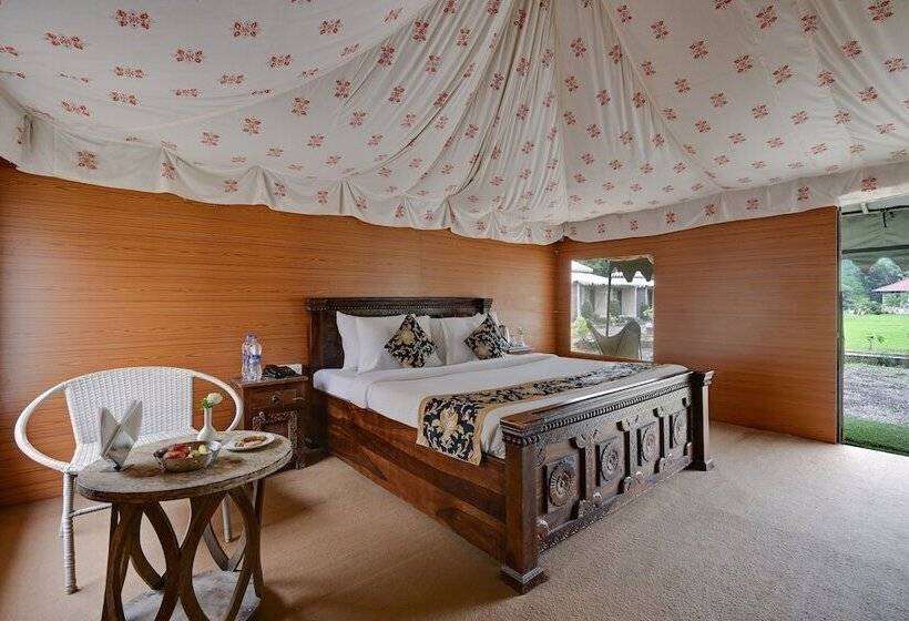 هتل Kavish Holiday Hill Resort