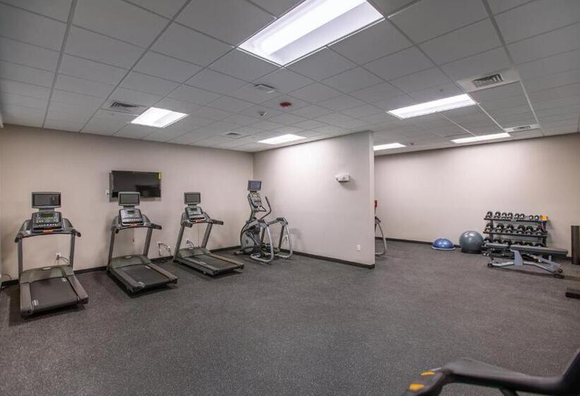 Отель Holiday Inn Kansas City Northeast, An Ihg