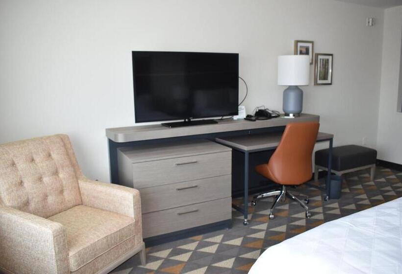 Отель Holiday Inn Kansas City Northeast, An Ihg