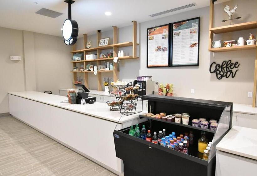 Отель Holiday Inn Kansas City Northeast, An Ihg