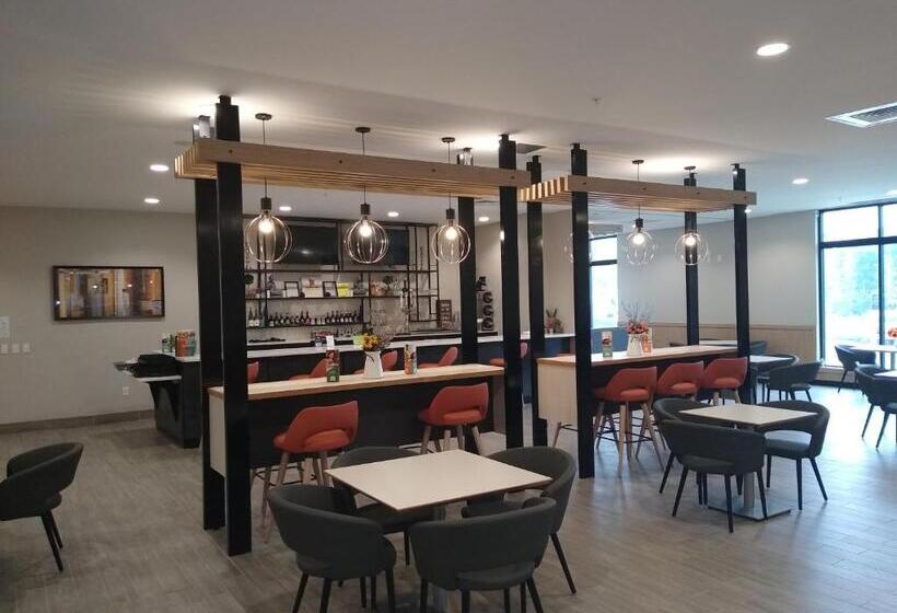 Отель Holiday Inn Kansas City Northeast, An Ihg