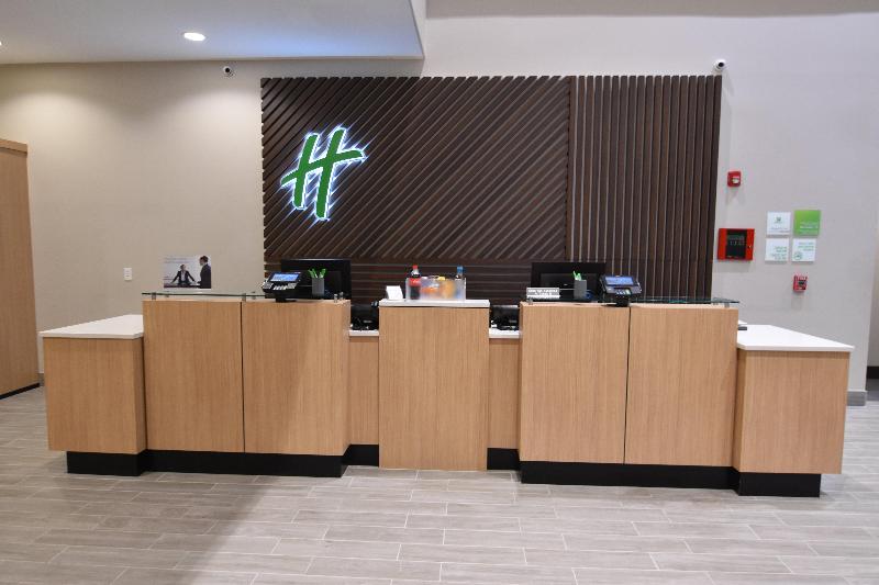 Отель Holiday Inn Kansas City Northeast, An Ihg