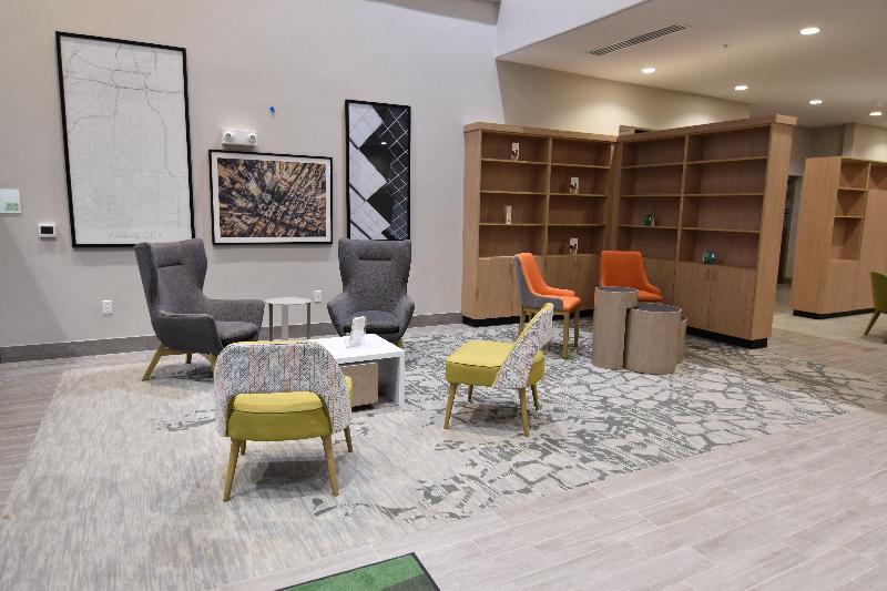 Отель Holiday Inn Kansas City Northeast, An Ihg