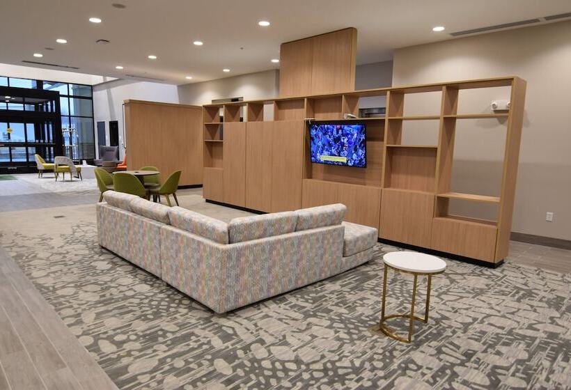 Отель Holiday Inn Kansas City Northeast, An Ihg