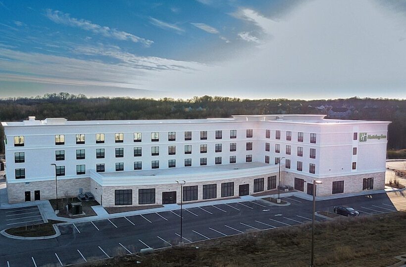 Отель Holiday Inn Kansas City Northeast, An Ihg