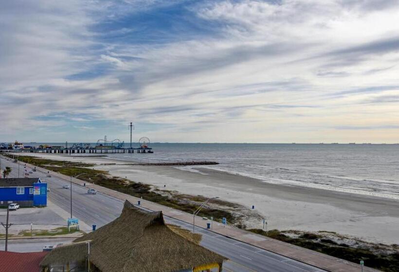 Отель Holiday Inn Express & Suites Galveston Beach, An Ihg