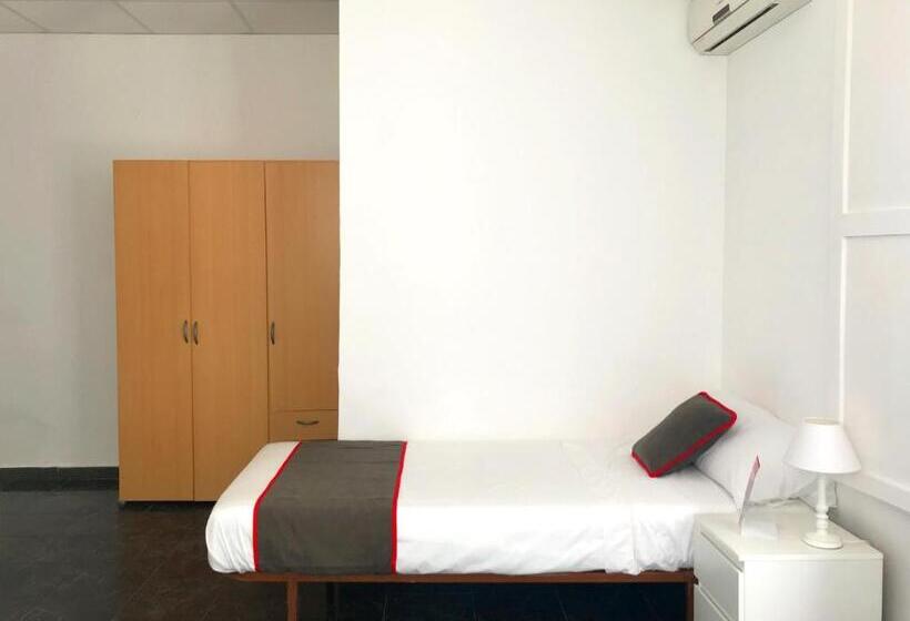 فندق Hostal Patio De La Luna