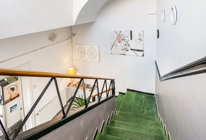 فندق Hostal Patio De La Luna