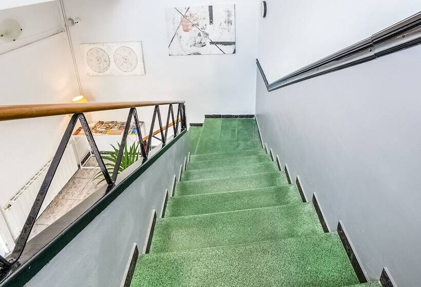 فندق Hostal Patio De La Luna