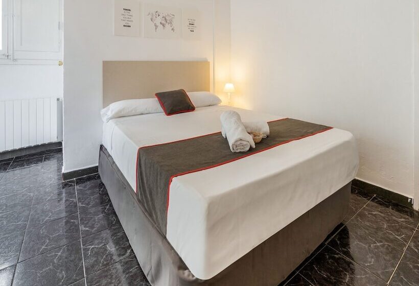 فندق Hostal Patio De La Luna