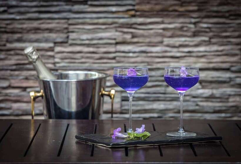 هتل Hyatt Regency Dharamshala Resort