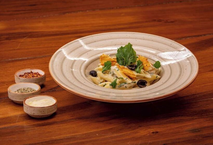 هتل Hyatt Regency Dharamshala Resort