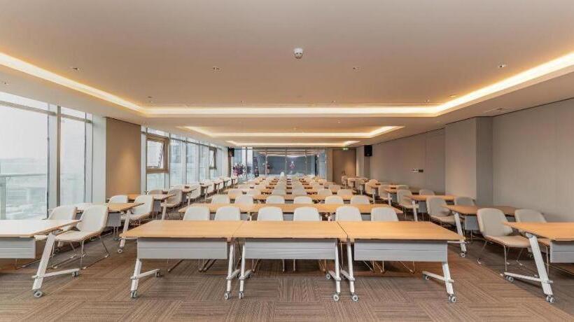 Atour Light Hotel Nanjing South Railway Station South Square