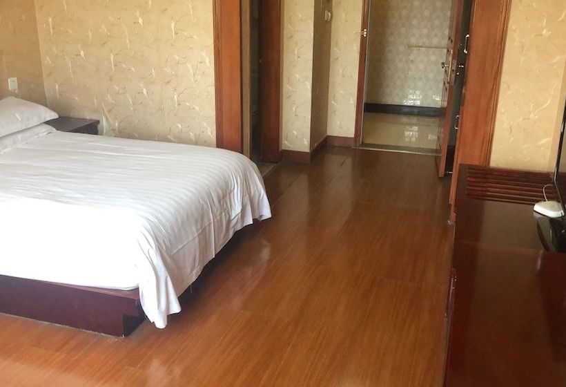 Отель Jiaxing Yijiangnan Holiday