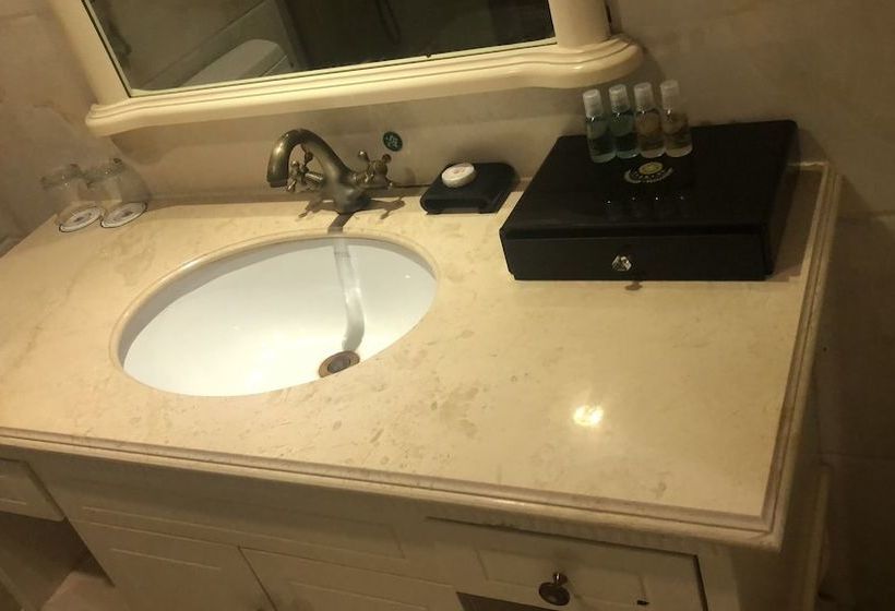 Отель Jiaxing Yijiangnan Holiday