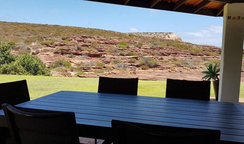 هتل Kalbarri Red Bluff Tourist Park