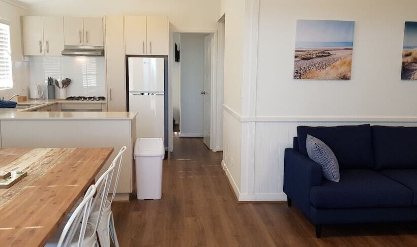 هتل Kalbarri Red Bluff Tourist Park