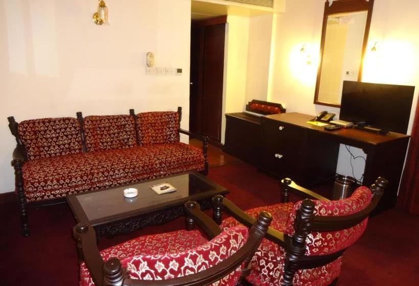 בית מלון כפרי Manuelsons Malabar Palace