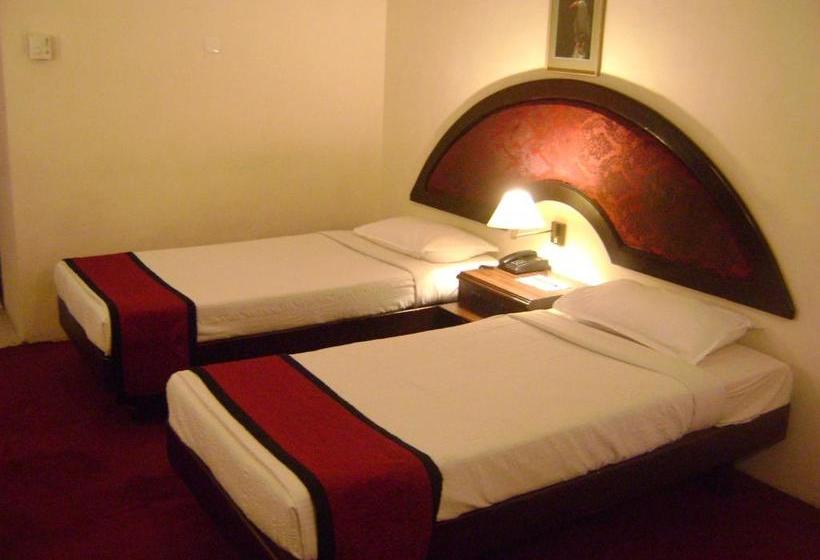 בית מלון כפרי Manuelsons Malabar Palace