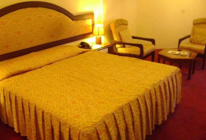 בית מלון כפרי Manuelsons Malabar Palace