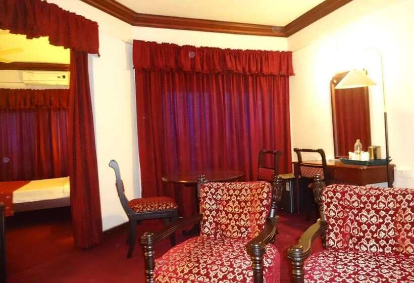 בית מלון כפרי Manuelsons Malabar Palace