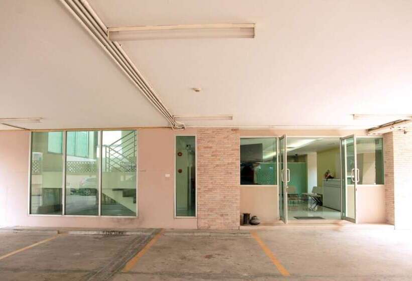 Mee Sook Hotel And Residence