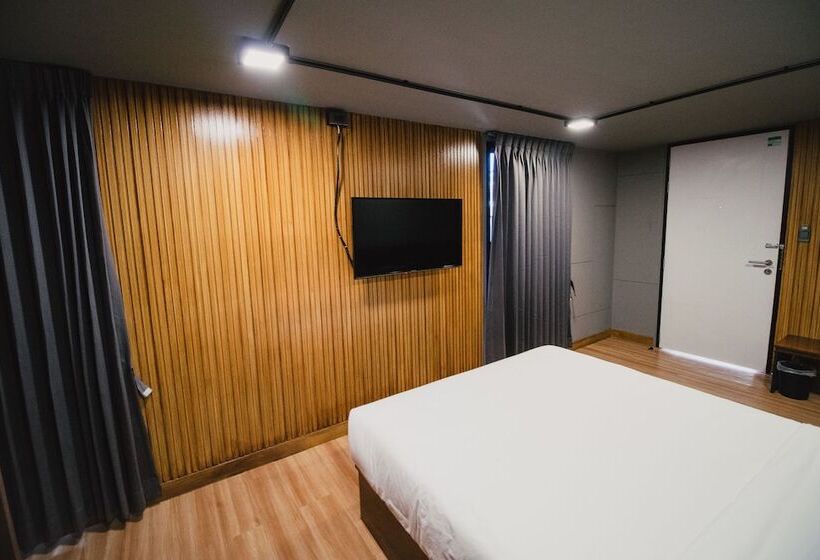 Отель Siam One Nine