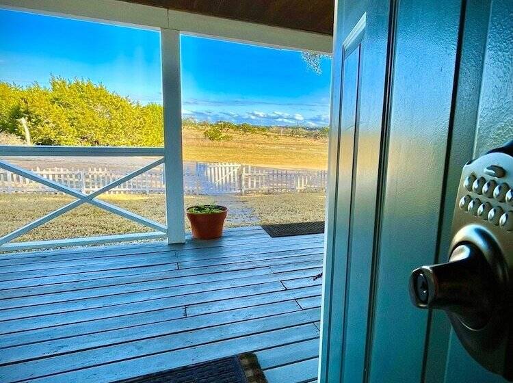 酒店 The Alexander At Creek Road