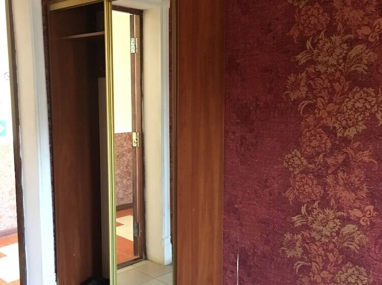 Отель U Iliyasa Inn