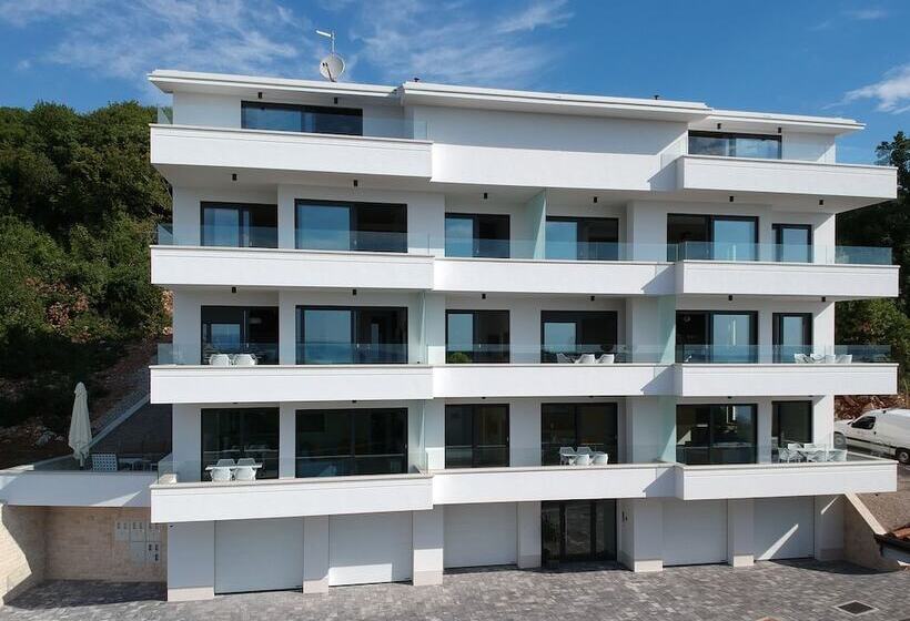 Modena Maris Apartments