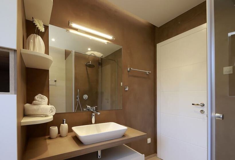 Modena Maris Apartments