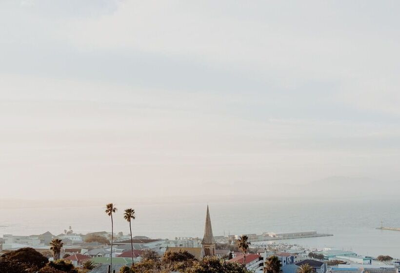 פנסיון Aqua Marina Guest House