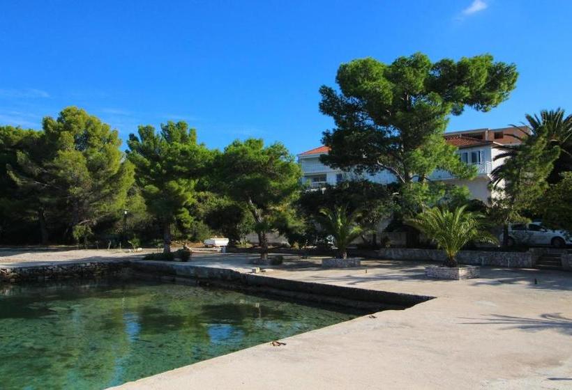 פנסיון Rooms Marijana