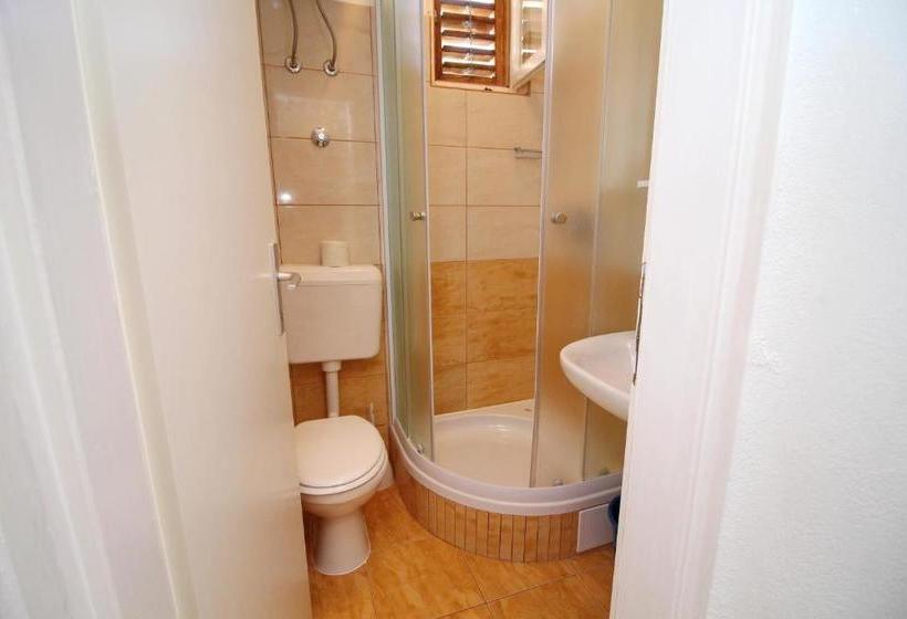 פנסיון Rooms Marijana